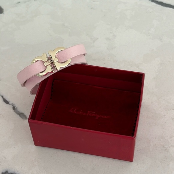 Salvatore Ferragamo Light Pink Leather Bracelet with Silver Hardware - Picture 2 of 6
